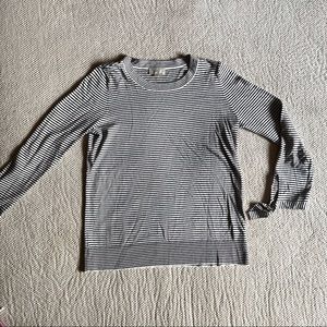 4 for 15$✨Loft outlet stripe top